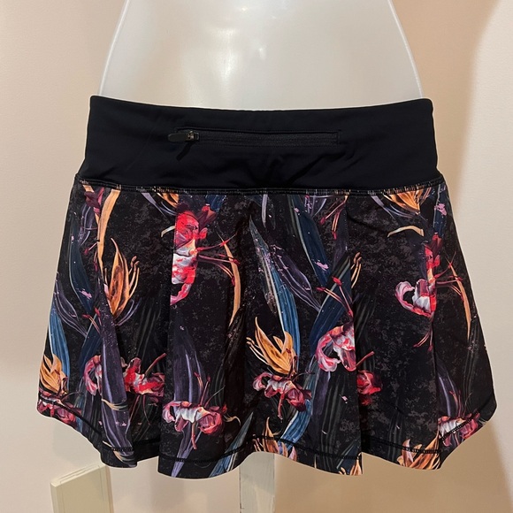 NWOT Lululemon Pace Rival Mid-Rise Skirt in Veiled Floral Black Multi Size 4 - Picture 8 of 16